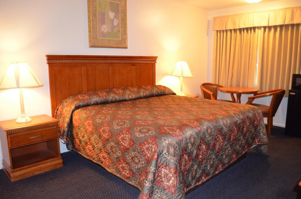 Tropics Motor Hotel Indio Zimmer foto